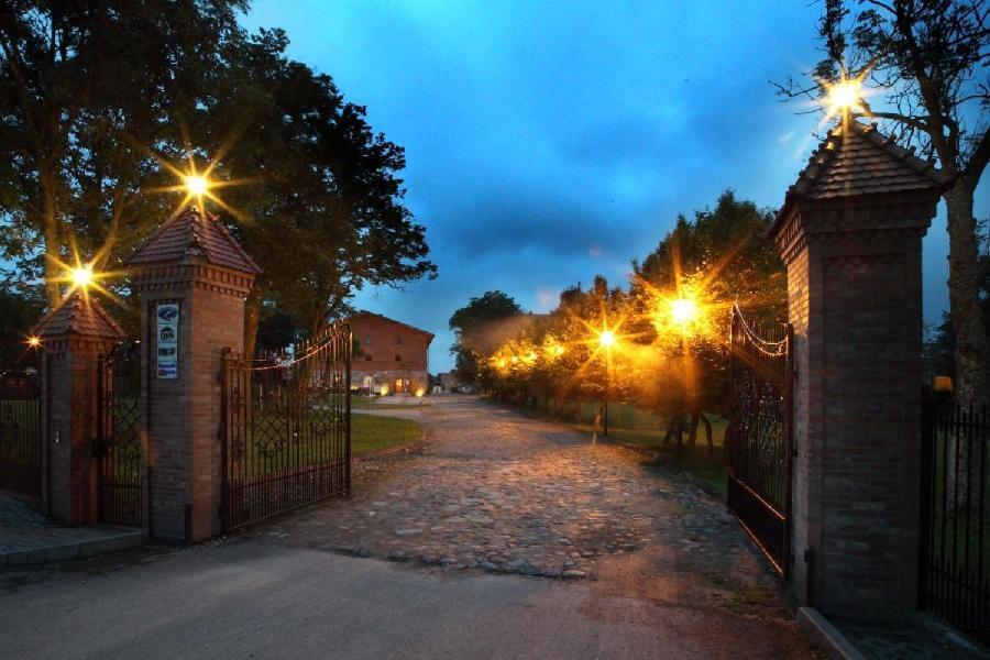 Palac Spichrz Borcz Exteriör bild